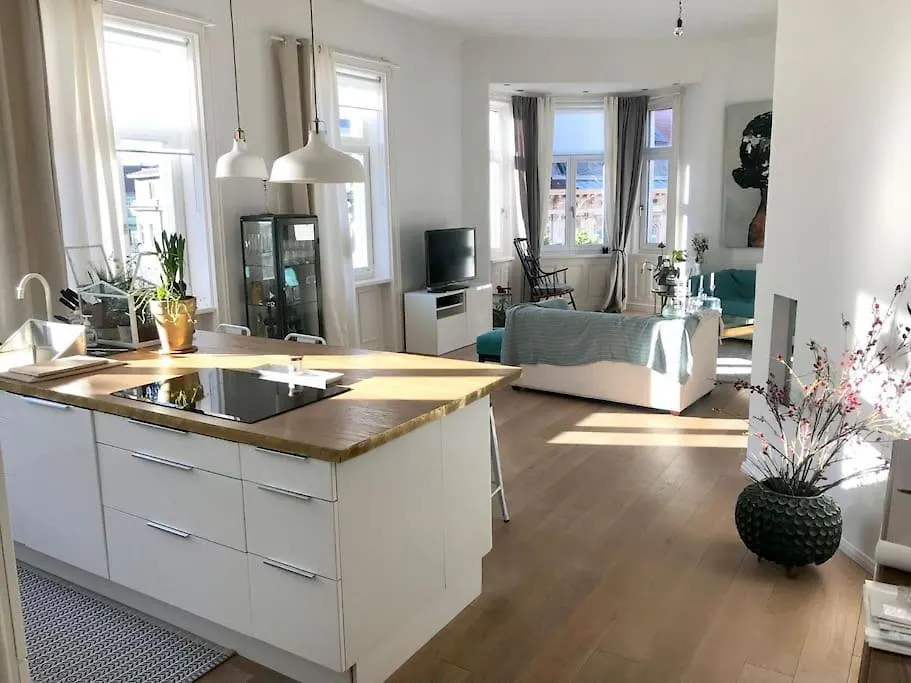 Designer Flat, Fully Furnished & Sunny Apartment Vienna 0*,  Austria