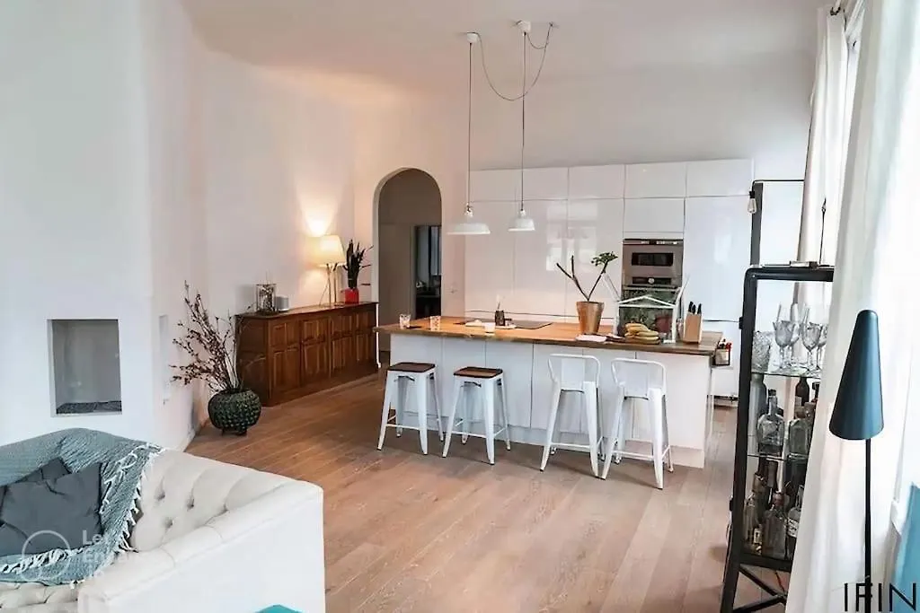 Designer Flat, Fully Furnished & Sunny Apartment Vienna