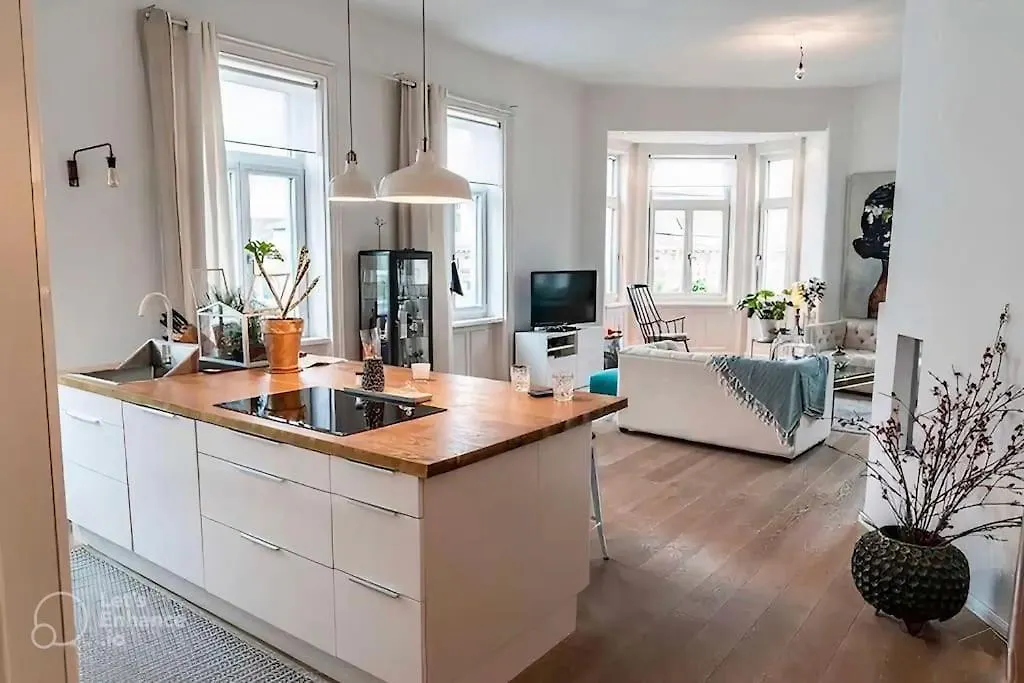 Designer Flat, Fully Furnished & Sunny Apartment Vienna Austria