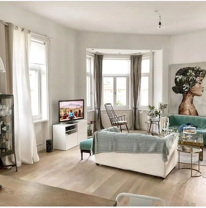 Designer Flat, Fully Furnished & Sunny Apartment Vienna